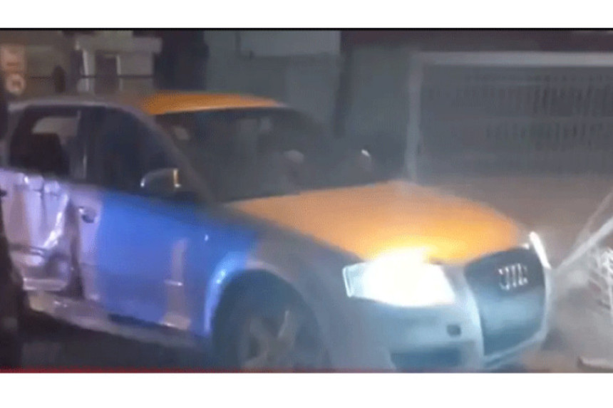 Vozilom udario u ogradu ispred diskonta pića