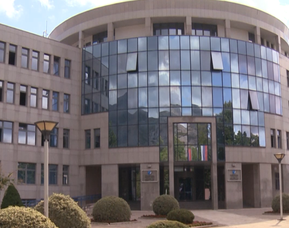Sve svoje greške, raskošnost i trošenje vlast će poskupljenjem struje nadoknaditi novcem iz džepa građana