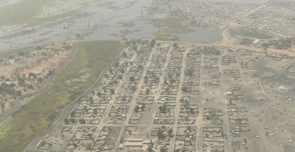 Poplave napravile haos, raseljeno 400.000 ljudi