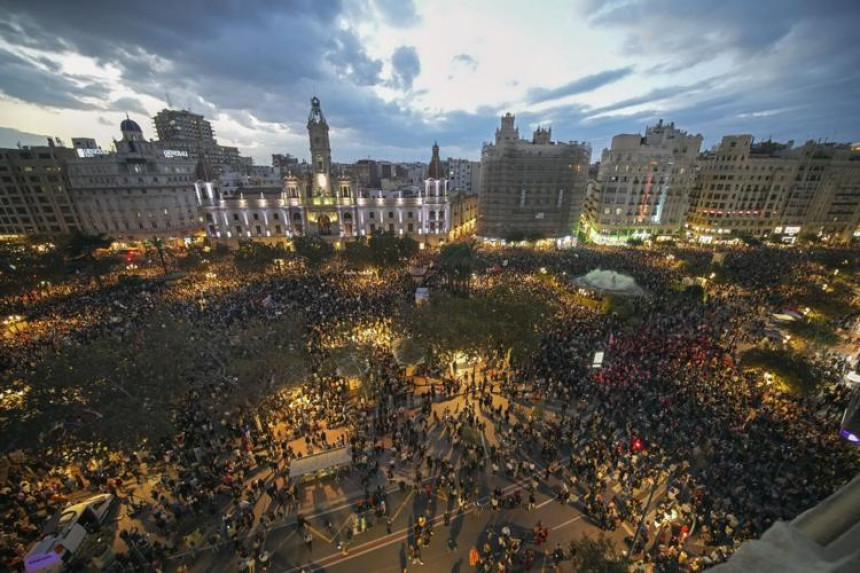 Sukob više od 100.000 ljudi na protestima u Španiji