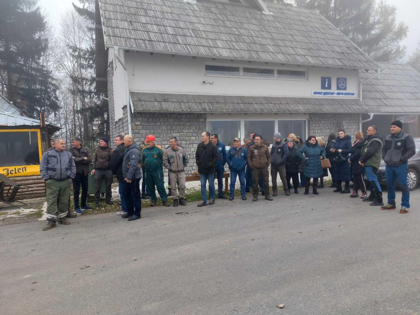 Штрајк упозорења: Радници траже заостале плате