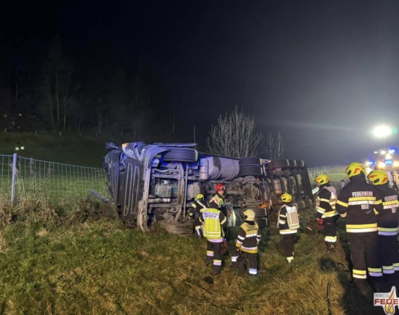 Težak udes: Prevrnuo se kamion vozača iz BiH