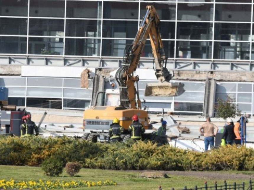 Dvoje povrijeđeni svjesni, ali i dalje u teškom stanju