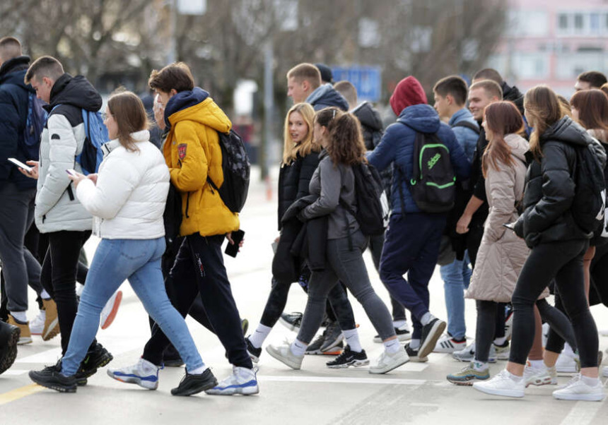 Kidara, japa, krindž, gaser, slej...šta to kažeš mali?! 