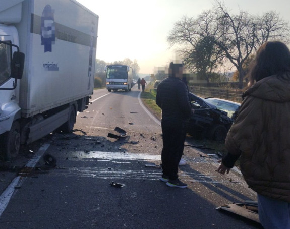 Sudar na putu Bijeljina-Ugljevik, vozilo u kanalu
