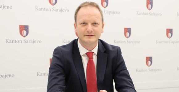 Једномјесечни притвор министру Бојану Бошњаку