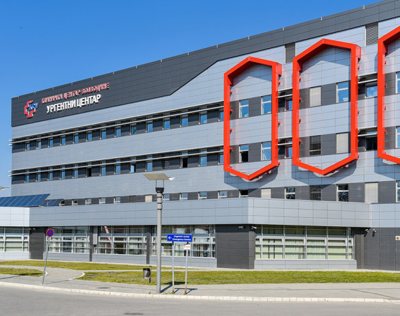 Preminula jedna od troje teško povrijeđenih u padu nadstrešnice