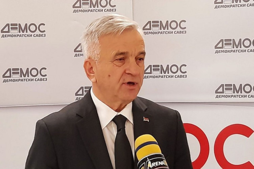 Čubrilović: Nema problema, poslanici ostaju u Demosu