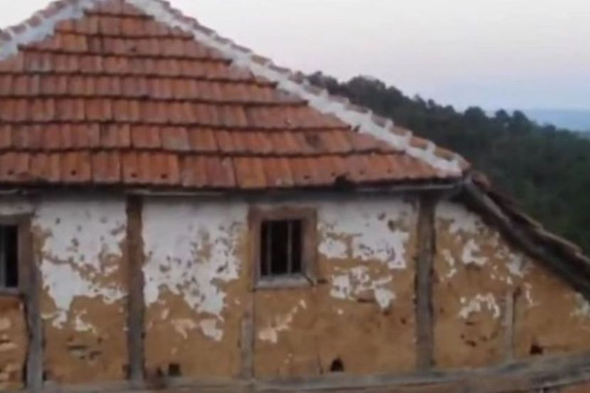 Voditelj je dugo godina živeo u kući od blata, sada uživa u luksuzu u Beogradu na vodi