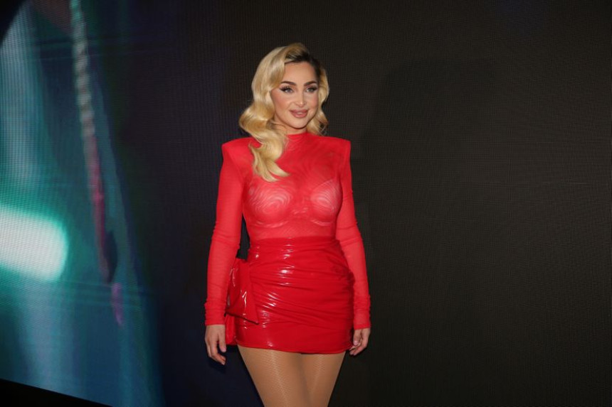 Maja Berović kao živa vatra na promociji novog albuma!