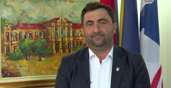 Evo kako izgledaju prvi radni dani gradonačelnika BN