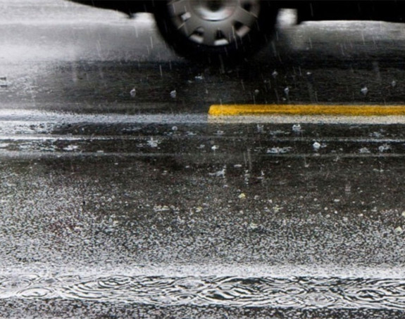 Oprez: Vlažni kolovozi, vjetar u višim predjelima