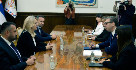 Cvijanovićeva sa Vučićem o aktuelnim pitanjima u regionu