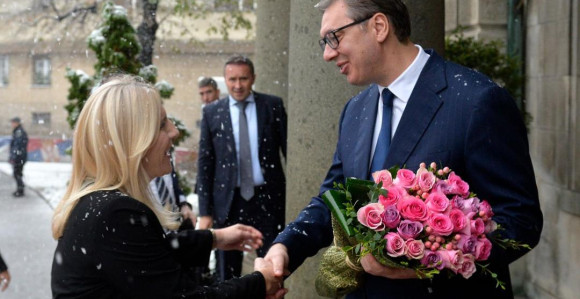 Vučić sa Cvijanović o unapređenju odnosa dvije zemlje