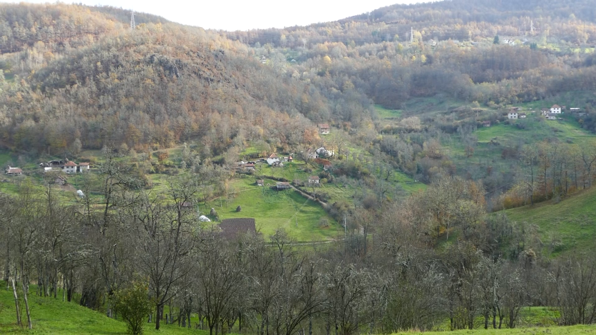 Домаћини казан заложе у Србији, а ракија потече у БиХ