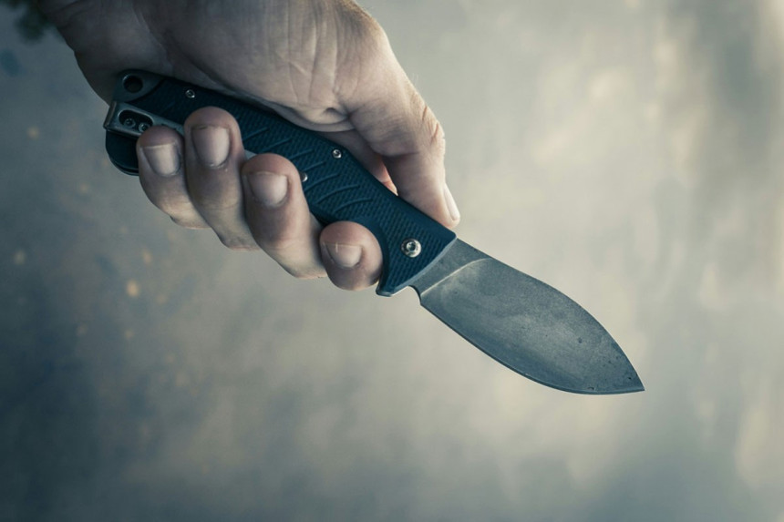 Nožem prijetio ocu da će mu prebiti noge i bratu zapaliti kuću