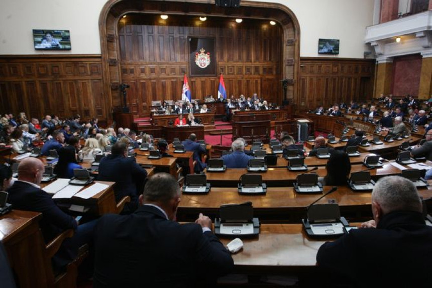 Skupština Srbije konstatovala ostavke Vesića i Momirovića