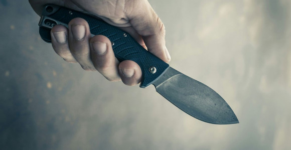 Nožem prijetio ocu da će mu prebiti noge i bratu zapaliti kuću