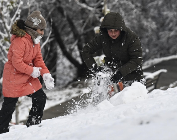 Obilne snježne padavine u Turskoj, zatvorene škole