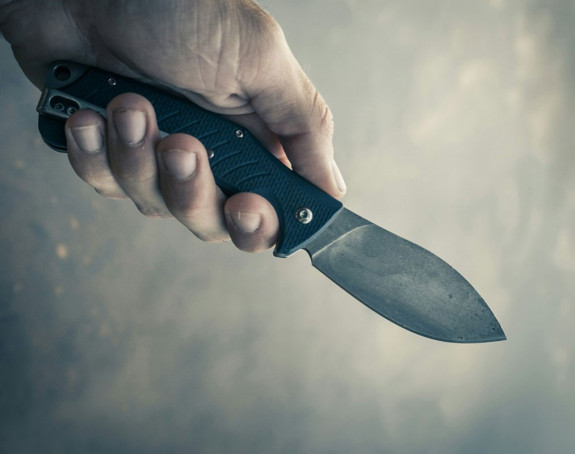 Nožem prijetio ocu da će mu prebiti noge i bratu zapaliti kuću