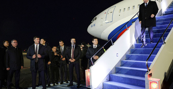 Putina u Kazahstanu dočekala velika ukrajinska zastava