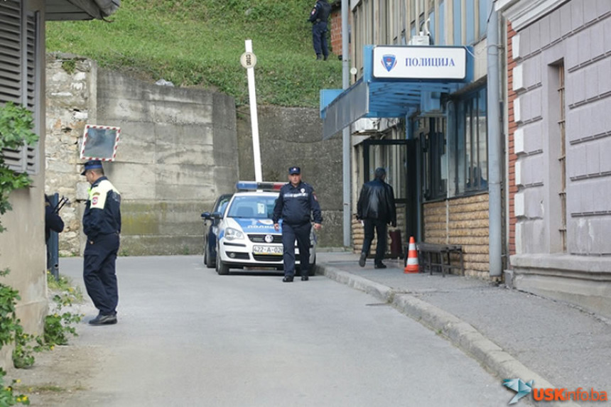 Povrijeđena dva maloljetna lica, vozač pobjegao
