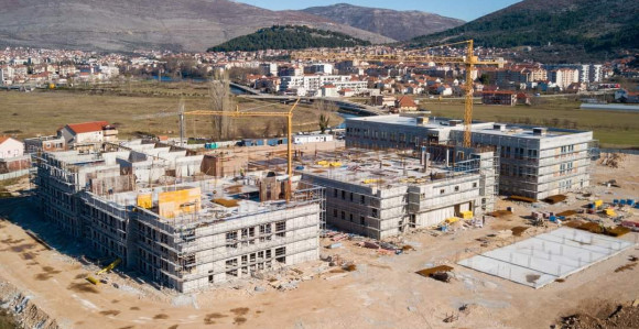Радови на болници настављени, издата нова дозвола
