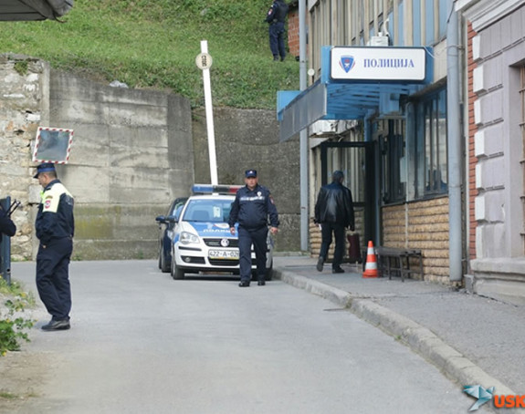 Povrijeđena dva maloljetna lica, vozač pobjegao