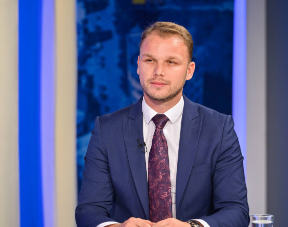 Dodatne olakšice za firme koje istaknu natpis na ćirilici