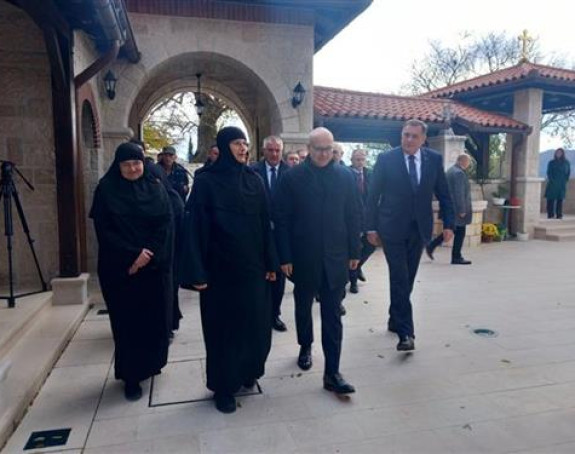 Visoku delegaciju u Mrkonjićima dočekale monahinje