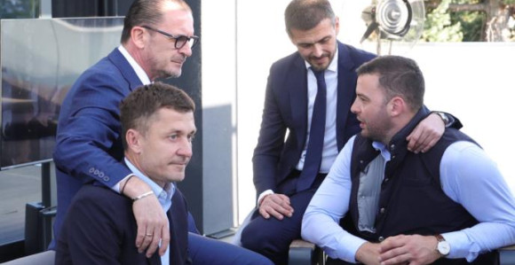 Zna se ko je prvi favorit da zamijeni Miloševića