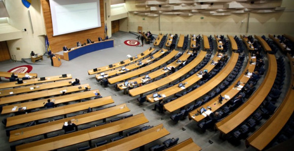 Ministri i poslanici u BiH 'dugmad za glasanje' stranačkih šefova