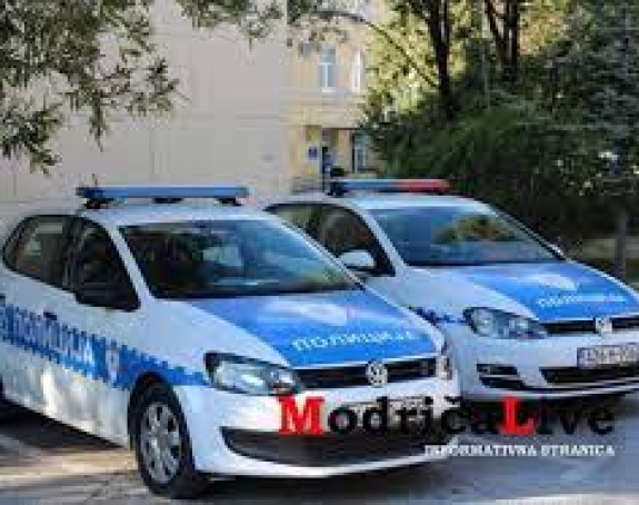 Policija u Modriči pokušava da napravi većinu SNSD