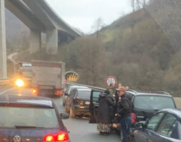 Sudar četiri vozila na ulazu u Zenicu, ima povrijeđenih