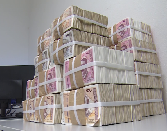 Federacija BiH se zadužila za 50 miliona maraka