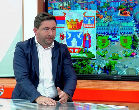 Petrović poručio Vladi: Uzmite od budžeta CIK predsjednika koji je ionako najveći u regionu! 