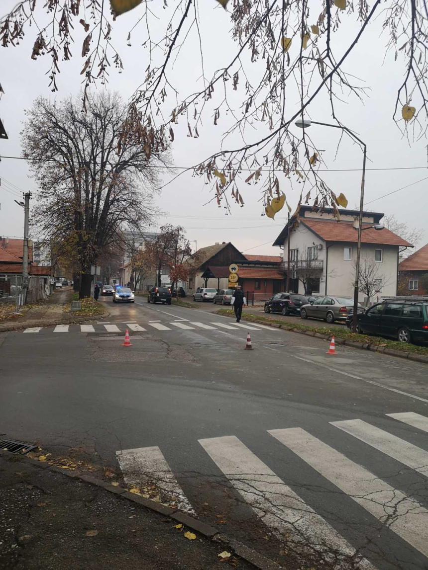 Пјешака ударило возило приликом преласка улице