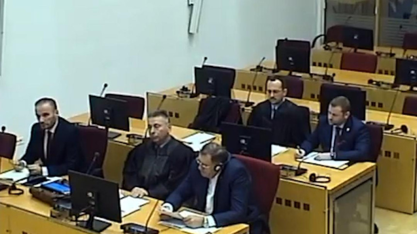 Detalji iz sudnice sa suđenja Dodiku i Lukiću (VIDEO)