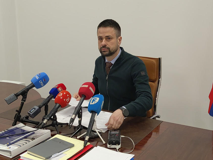 Амиџић упитао шта Босић има против гријања на Палама