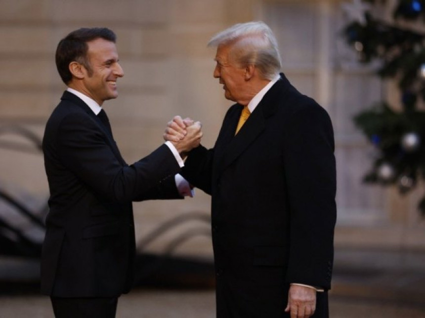 Макрон дочекао Трампа у Јелисејској палати