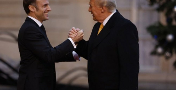 Макрон дочекао Трампа у Јелисејској палати