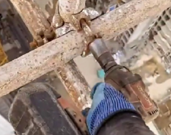 Da li biste pristali i za koliko para biste radili ovaj posao (VIDEO)