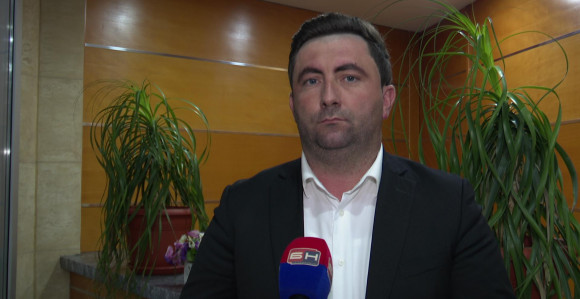 Због изјаве да су Семберци шверцери и купусари СНСД-ов градоначелник Љубиша Ћосић непожељан у Бијељини