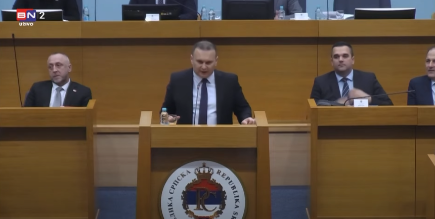 Ćosić Semberce ponovo nazvao "ratnim švercerima"