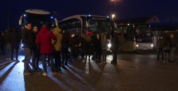 Građani Bijeljine krenuli na proteste u Banjaluku, sa njima i Petrović