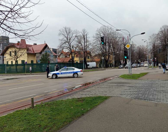 Saobraćaj blokiran: Zatvorene ulice oko zgrade Vlade RS