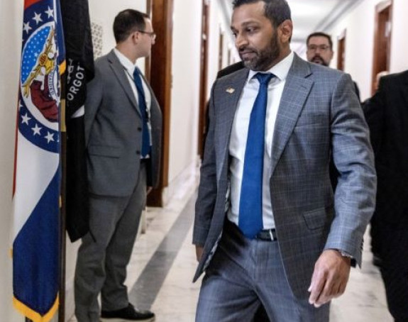 Direktor FBI će se povući sa funkcije početkom 2025.