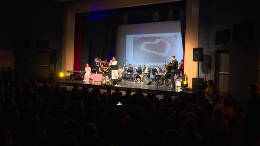 Tradicionalno održan Nikoljdanski koncert SKUD "Semberija"