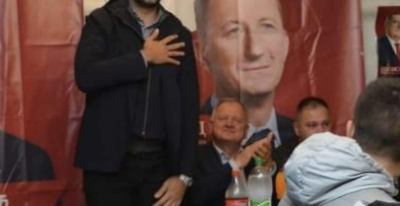 Vri u Tesliću: U sve se umiješao i mlađani Dodik