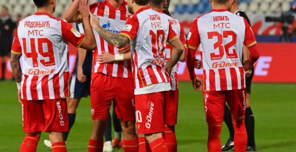 Napadnut autobus sa fudbalerima Crvene zvezde